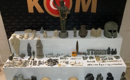 Hatay ve Şanlıurfa’da bin 234 parça tarihi eser ele geçirildi