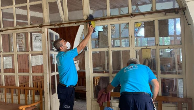 TÜM İBADETHANELER ANTAKYA BELEDİYESİ EKİPLERİNCE TEMİZLENİYOR