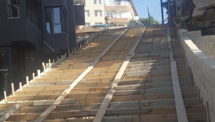 DEFNE BELEDİYESİ MERDİVENLİ SOKAK YAPIMINI BAŞLATTI