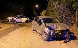 Hatay’da otomobiller kafa kafaya çarpıştı: 5 yaralı