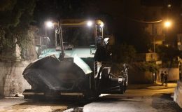 CUMHURİYET MAHALLESİ İPEK SOKAKLAR’DA ASFALTLAMA ÇALIŞMALARI SÜRÜYOR