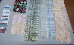 Evlerini kumarhaneye çevirdiler