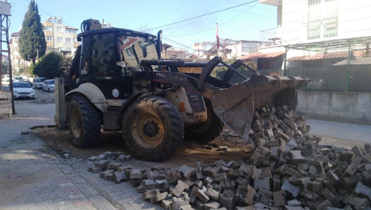 BAŞKAN YILMAZ’IN TALİMATI İLE; ESENLİK MAHALLESİ MELEK SOKAKLARDA ASFALT HAMLESİ