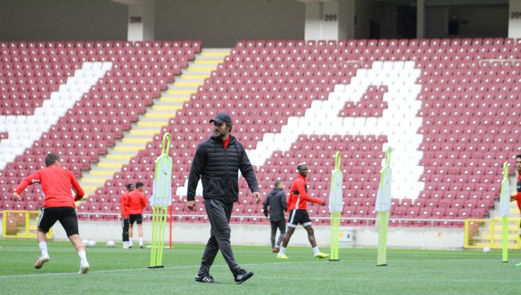 Hatayspor, yeni stadyumunda yaptığı antrenmanla çalışmalarını sürdürdü