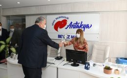 BAŞKAN YILMAZ 8 MART DÜNYA KADINLAR GÜNÜ’NDE PERSONELLERİNİ ONURLANDIRDI