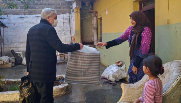 İhtiyaç sahiplerine tekerlekli sandalyeleri teslim edildi