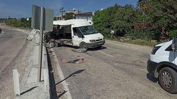 Sokağa çıkma kısıtlamasında feci kaza: 2 yaralı