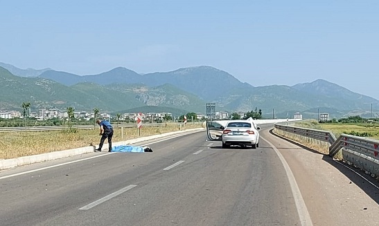 Otomobil ile motosiklet çarpıştı: Baba oğul öldü