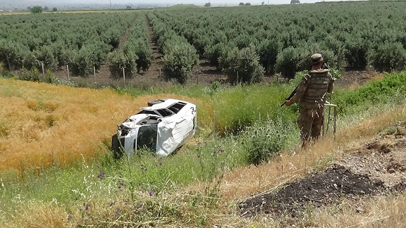 Askerleri taşıyan minibüs devrildi: 3 yaralı