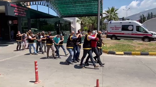 İskenderun’da hırsızlık şüphelisi 5 kişi yakalandı