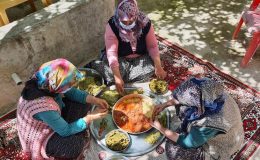 Pandemide toplu iftar yapamayan vatandaşlar “ülüş” geleneğini canlandırdı