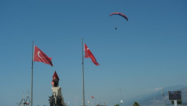 19 Mayıs’ı gökyüzünde kutladılar