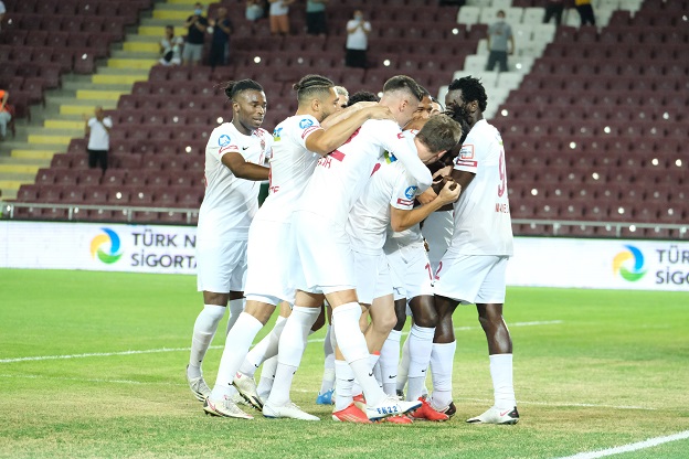 Atakaş Hatayspor Alanya’yı bozguna uğrattı