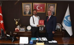 Ünlü Şarkıcı Turgay Başyayla’dan Başkan Yılmaz’a ziyaret
