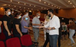 Samandağ Belediyesi uyuşturucu ile mücadelede mahalle panellerine başladı