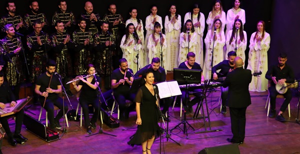 Yonca Şahinbaş’lı Medeniyetler Korosu Gönüller Fethetti