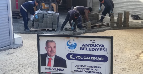 Antakya Belediyesi’nden çarşı içerisine parke