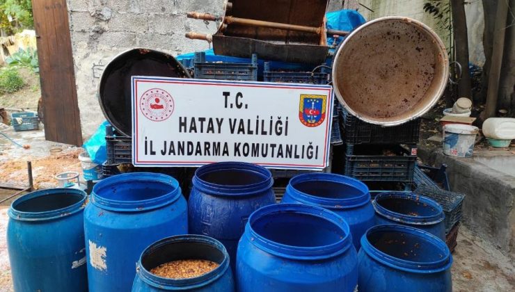 Hatay’da 2 ton 390 litre sahte içki ele geçirildi