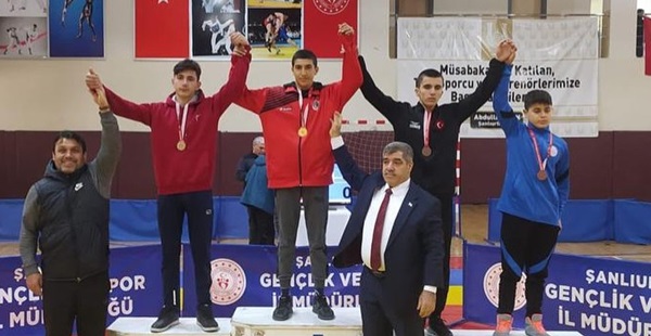 Antakya Belediyesi güreş takımı zirvede