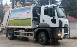 Kırıkhan’a çöp toplama aracı hibe edildi