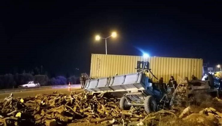 Hatay’da tır, traktöre çarptı, sıkışan sürücü kurtarıldı