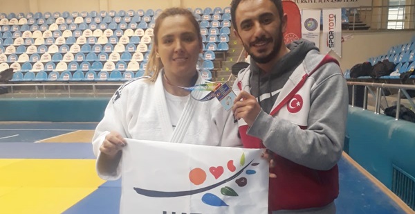 Hatay Büyükşehir Belediyesporlu Judocu Türkiye şampiyonu
