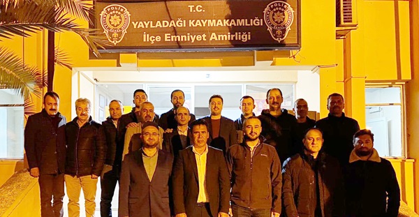 Başkan Yalçın sahuru polislerle yaptı