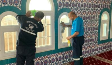 Antakya Belediyesi camileri tertemiz yapıyor