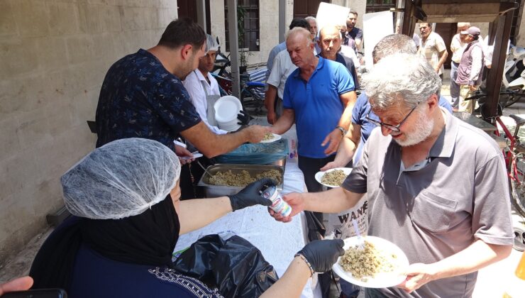 Hatay’da 1500 kişilik etli pilav dağıtıldı