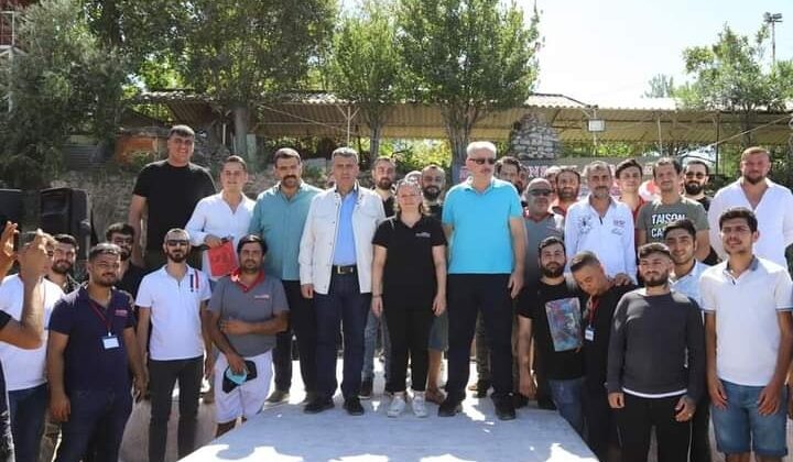 Modifiye araç tutkunları Payas’ta buluştu