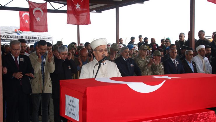 Şehit er İsmail Esmer, son yolculuğa uğurlandı