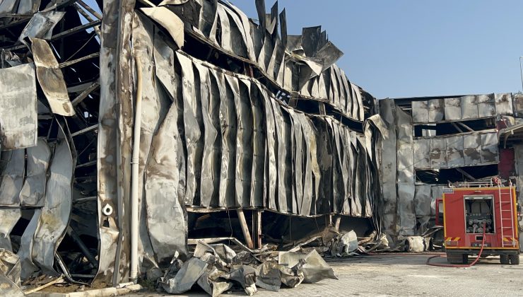 Hatay’da yanan fabrikadaki tahribat gün ağarınca ortaya çıktı