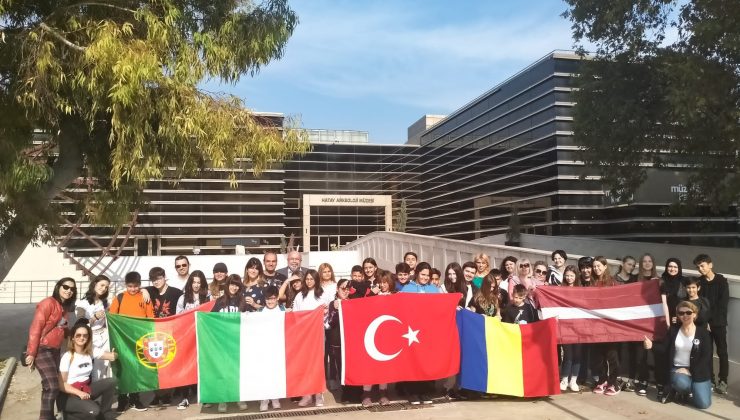 Demirçelik Ortaokulu Erasmus+ Projeleri İle Kültürleri Birleştiriyor
