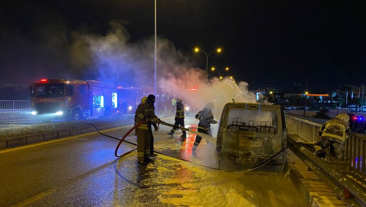 Hatay’da otomobil kül oldu