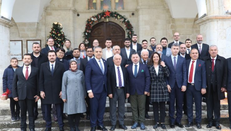 HATAY’DA NOEL COŞKUYLA KUTLANDI