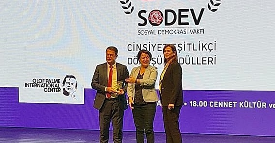 BAŞKAN ERYILMAZ’IN KADIN İSTİHDAMI PROJELERİNE ÖDÜL ÜSTÜNE ÖDÜL