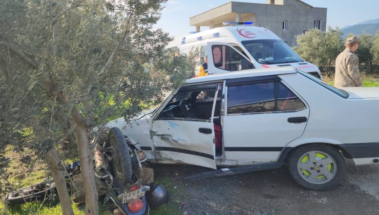 Hatay’da otomobil ile motosiklet çarpıştı: 2 yaralı