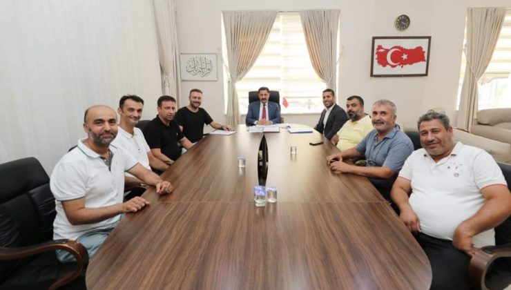 VALİ MASATLI AYAKKABICI ESNAFINI DİNLEDİ