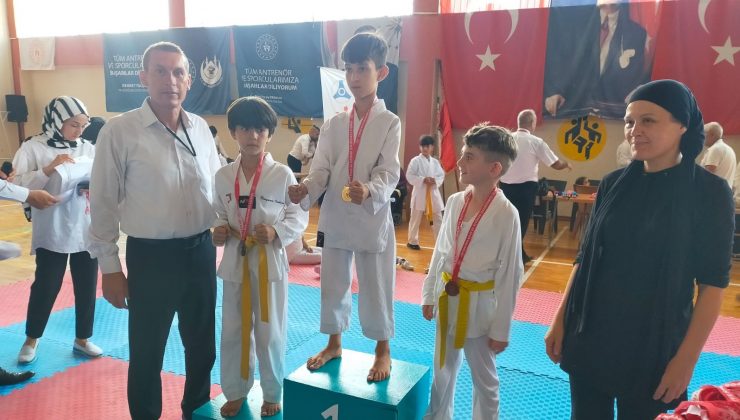 ŞAMPİYONLAR KIRIKHAN’A ZAFER COŞKUSU YAŞATTI