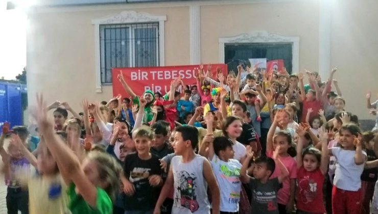 BARIŞ BAHAR VE EKİBİ İLE “BİR TEBESSÜM BİR UMUT”