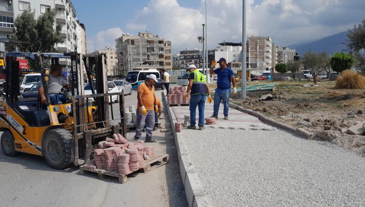 DEPREMDE HASAR ALAN İSMET İNÖNÜ BULVARI YENİLENİYOR