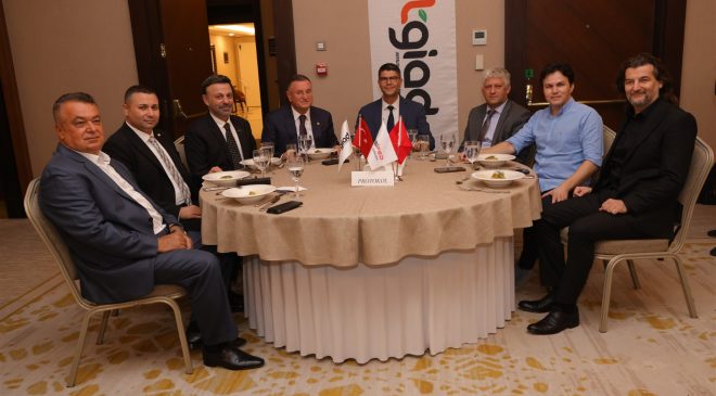 SAVAŞ, ANTALYA’DA GENÇ İŞ İNSANLARINA DEPREMİ ANLATTI