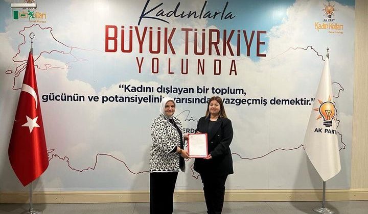 AK KADINLARDA BAYRAK DEĞİŞİMİ