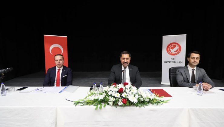 VALİ MASATLI ERZİNLİ MUHTARLARI DİNLEDİ