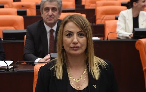 KARA: BİNLERCE ÖĞRENCİ BAŞKA İLLERE GİTTİ 