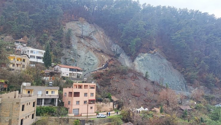 DÖRTYOL’DA HEYELAN 2 EVE ZARAR VERDİ