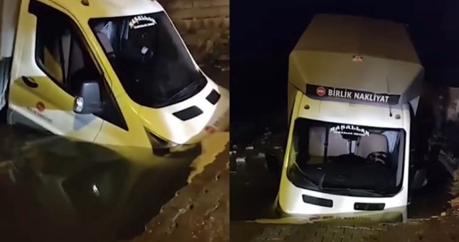 Yağışlı havanın etkisiyle çöken yola kamyonet düştü