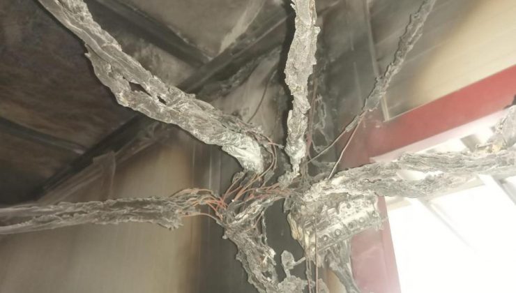 Antakya ilçesinde konteyner yangını çıktı