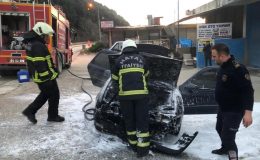 Yanan araçta maddi hasar oluştu