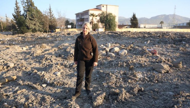 Asrın felaketinde evladı kucağında can veren annenin anlattıkları yürekleri burktu